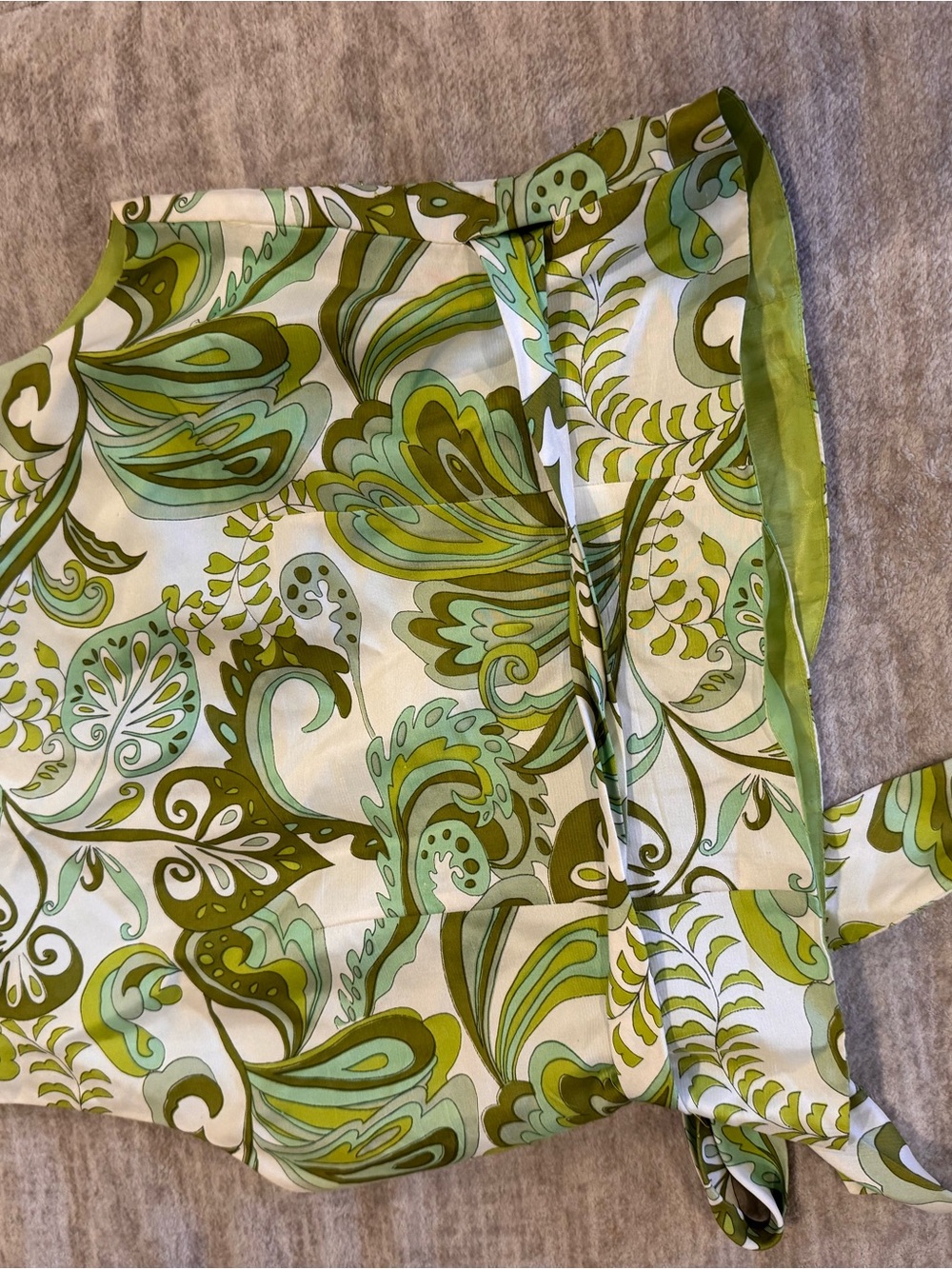 ECI Green Paisley Wrap Tie Sleeveless Blouse - Picture 6 of 8